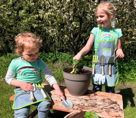 Laste aiatööriistad ja põll - Small Foot