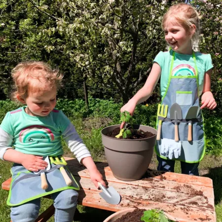 Laste aiatööriistad ja põll - Small Foot