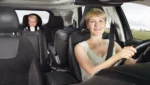 Reer vauvapeili autoon