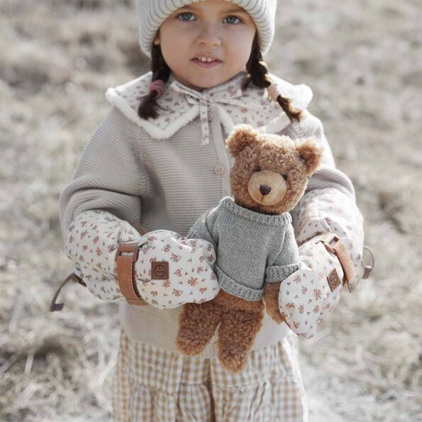 AW22-Winter-on-the-Prairie-Snuggle-Billy-Mittens-Autumn-Rose-Collar-LP