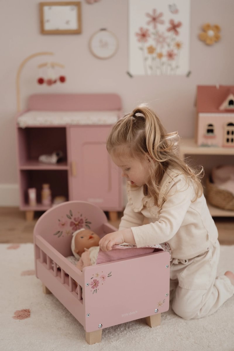 Little Dutch puidust nukuvoodi koos voodipesuga Little Dutch puidust nukuvoodi koos voodipesuga