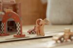 Little Dutch võidusõidurada koos mängukohvriga FSC