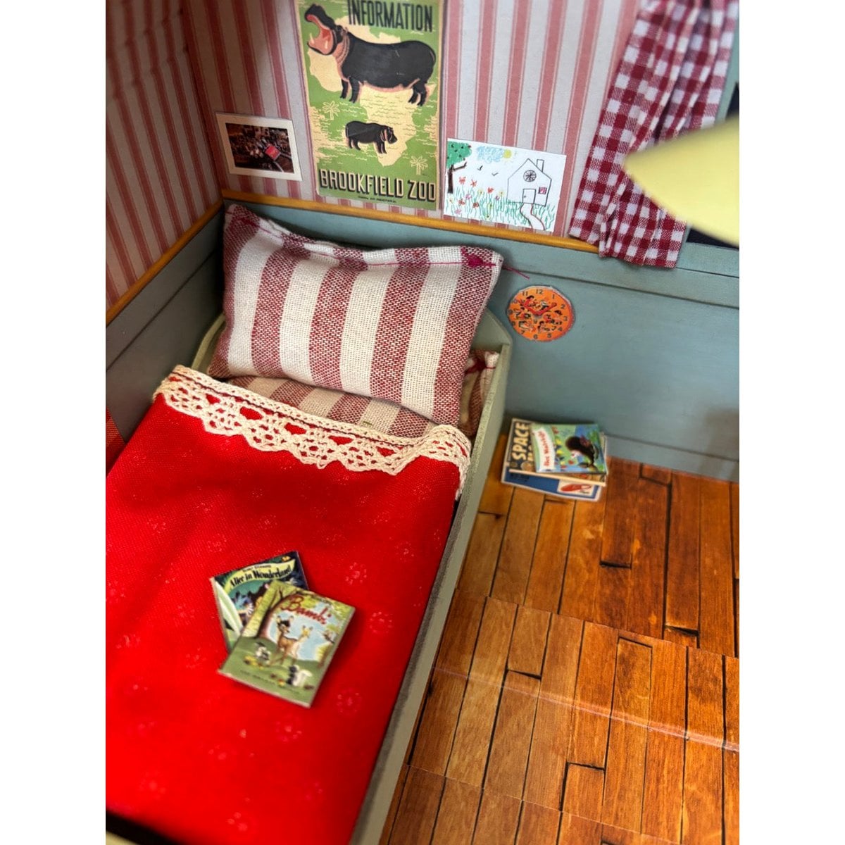 Sam ja Julia mängukohver magamistuba Sam ja Julia mängukohver magamistuba