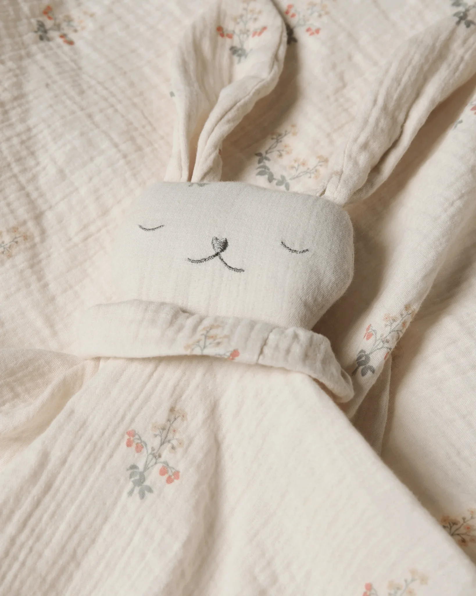 GF1380281-11000-2.png Garbo&Friends muslin bunny cuddle cloth