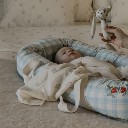 Garbo&Friends muslin swaddle blanket 110×110 cm La Fraise
