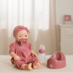 Little Dutch beebinukk Livia – joob ja pissib
